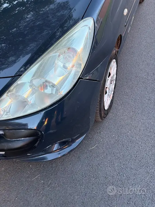 Peugeot 206 2011 photo 3
