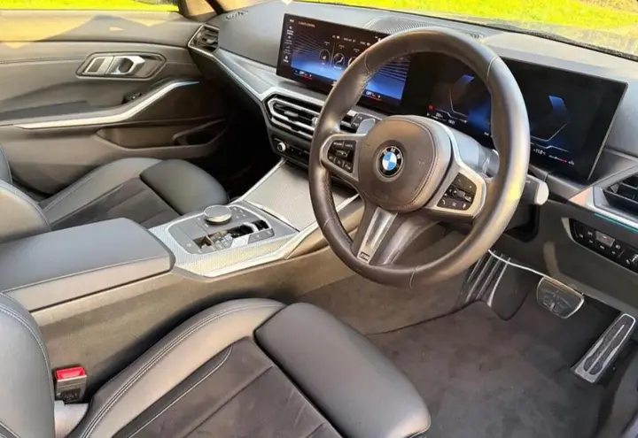 BMW 3 Series 2022 photo 2