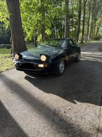 Porsche 944