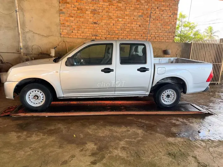 Isuzu D-Max 2009 photo 2