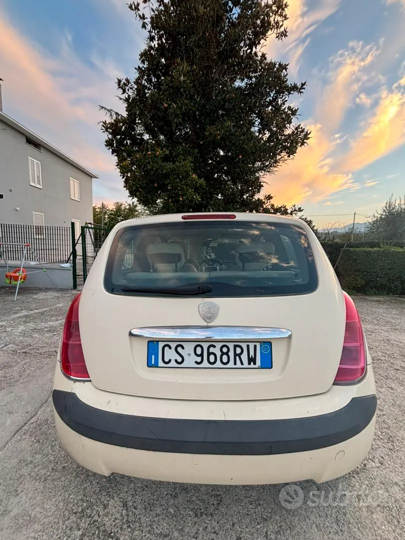 Lancia Ypsilon 2004 photo 2