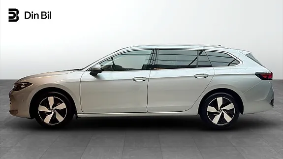Volkswagen Passat 2025 photo 2
