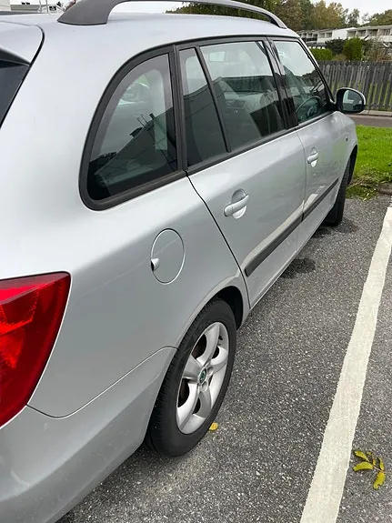 Skoda Fabia 2011 photo 4
