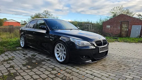 BMW 523I