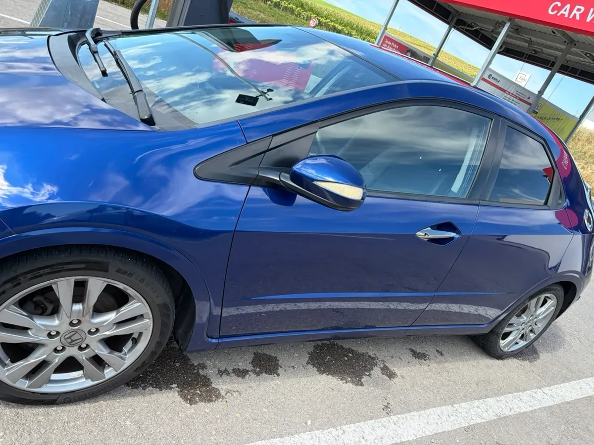 Honda Civic 2011 photo 3