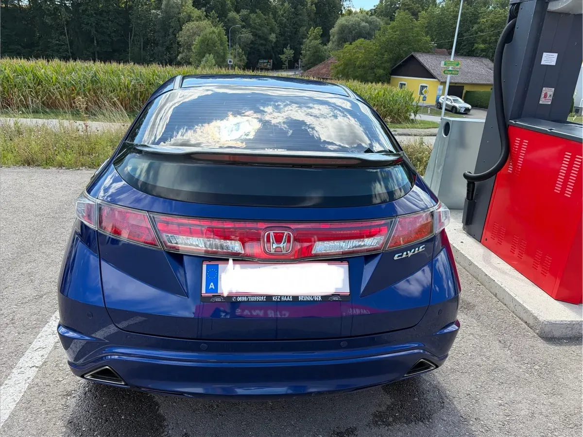 Honda Civic 2011 photo 2