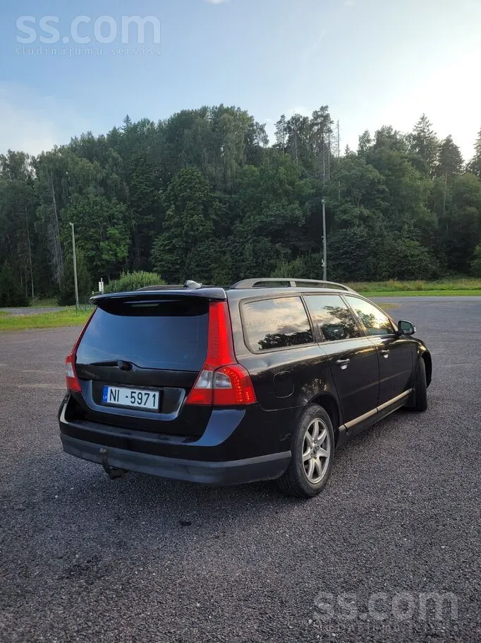 Volvo V70 2009 photo 2