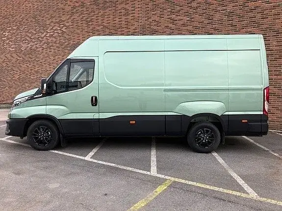 Iveco Daily 2024 photo 2