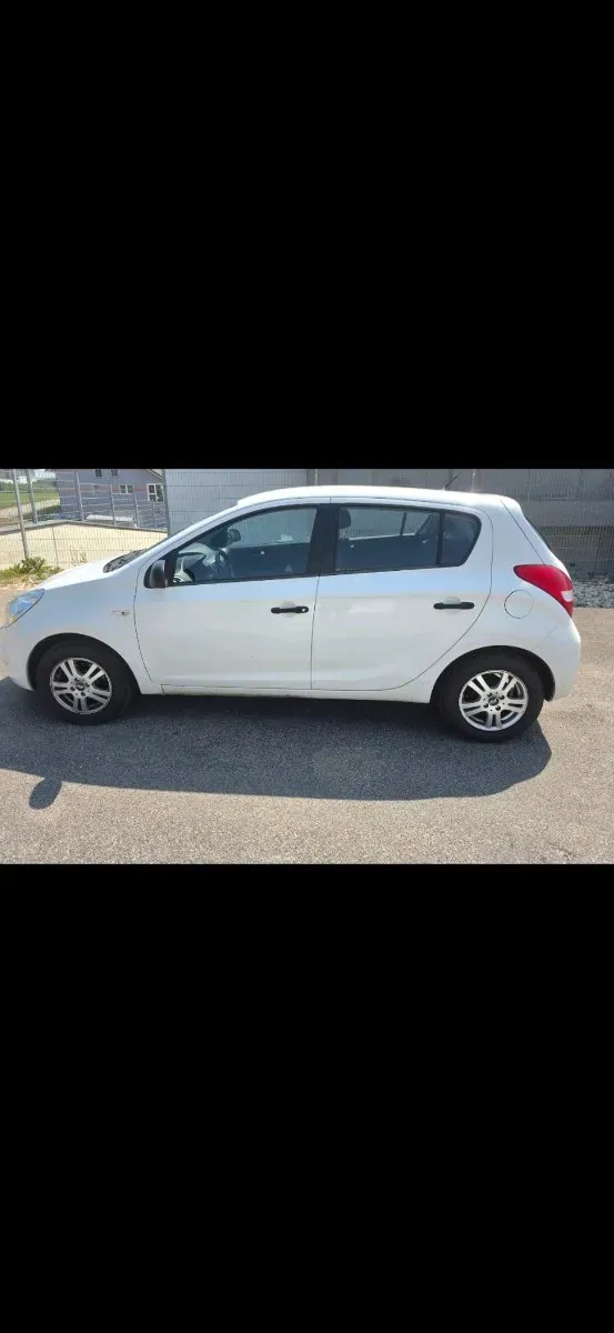 Hyundai I20 2012 photo 2