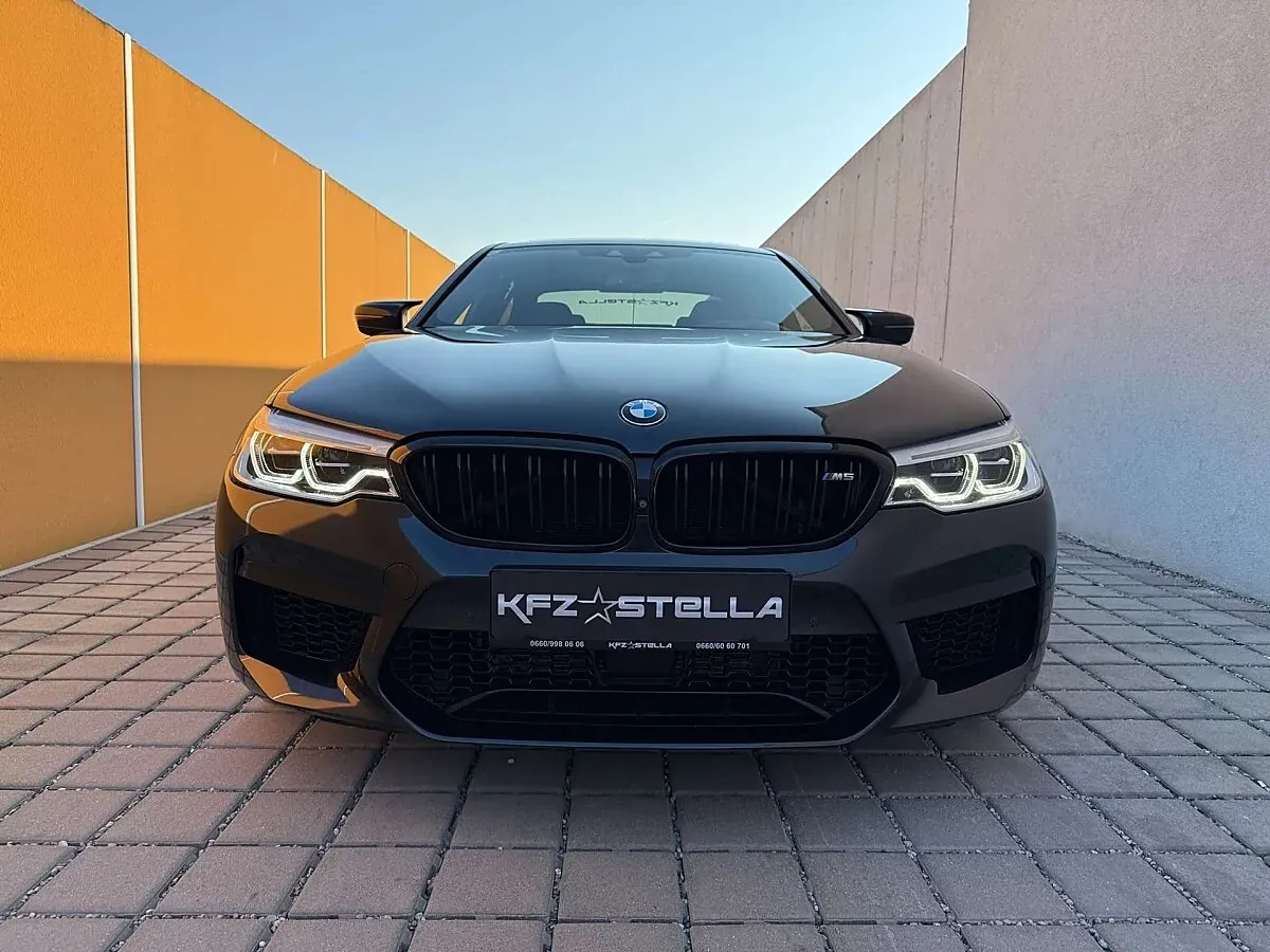 BMW 5 Series 2018 photo 2