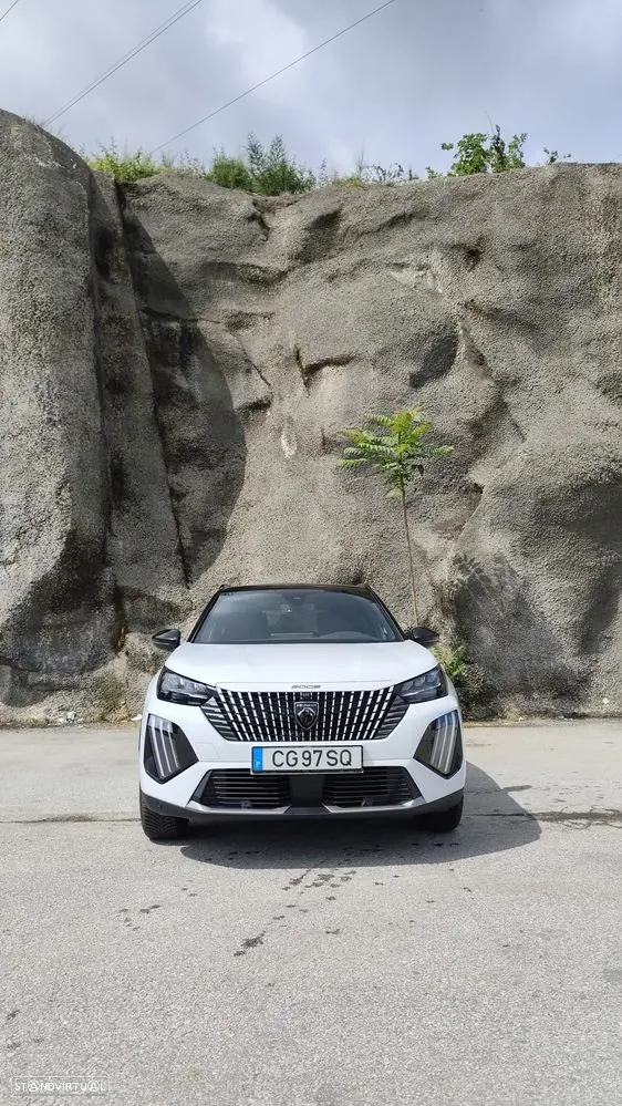 Peugeot E-2008