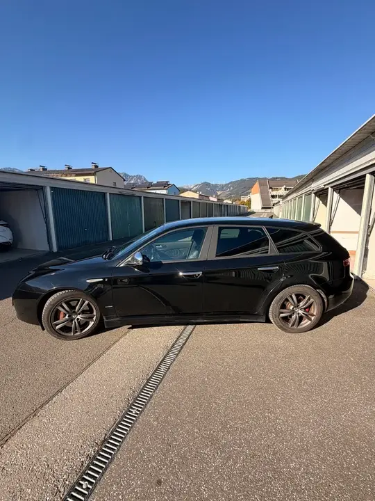 Alfa Romeo 159 2010 photo 3