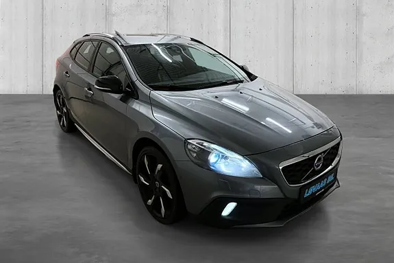 Volvo V40 Cross Country 2015 photo 3