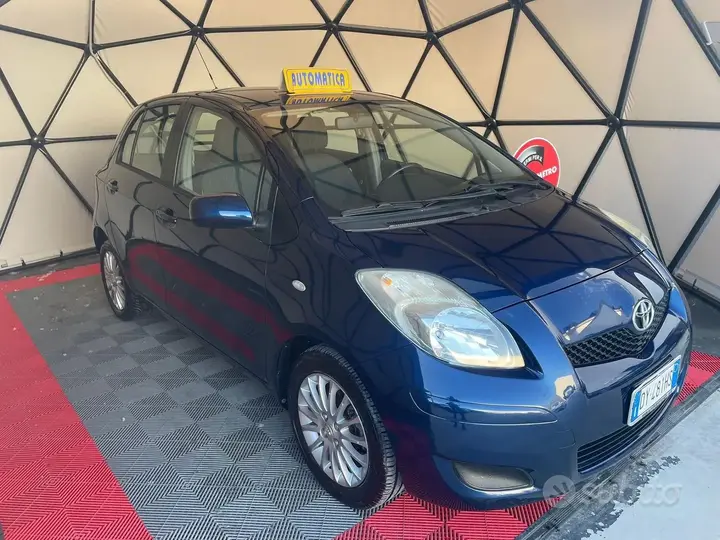 Toyota Yaris 2009 photo 2