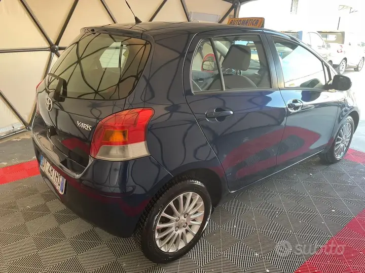 Toyota Yaris 2009 photo 4