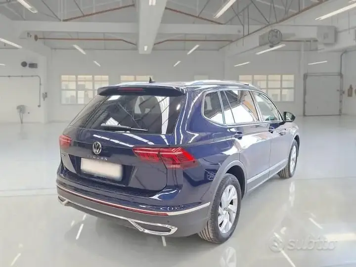 Volkswagen Tiguan Allspace 2023 photo 2