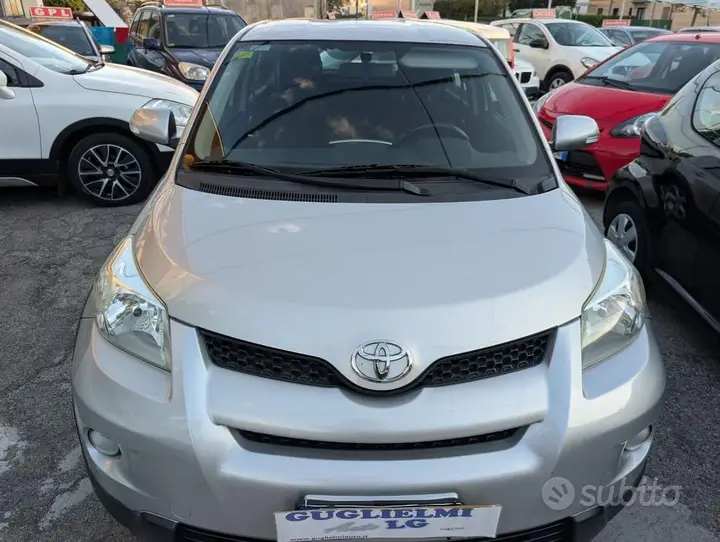 Toyota Urban Cruiser 2011 photo 2