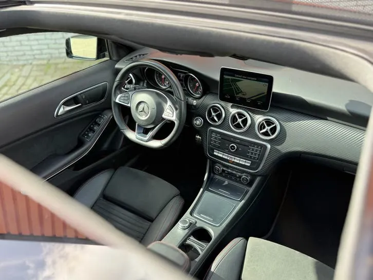 Mercedes-Benz A-Class 2017 photo 2