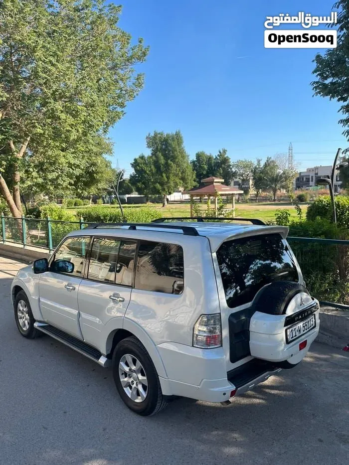 Mitsubishi Pajero 2014 photo 2