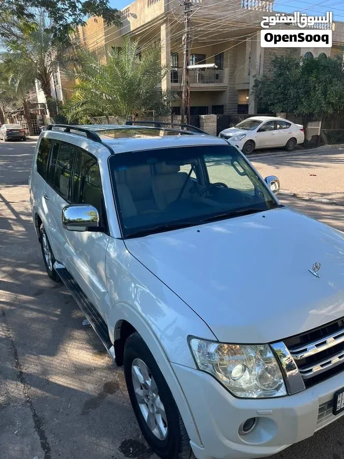 Mitsubishi Pajero 2014 photo 3