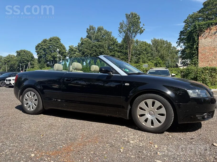 Audi A4 2003 photo 2