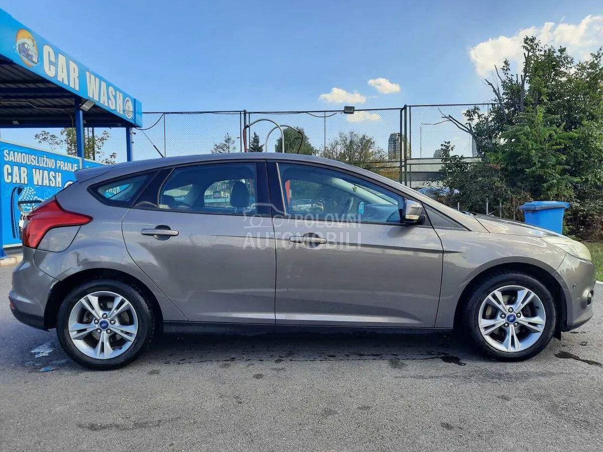 Ford Focus 2013 photo 2