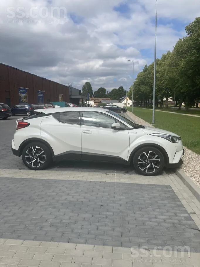 Toyota C-Hr 2019 photo 3