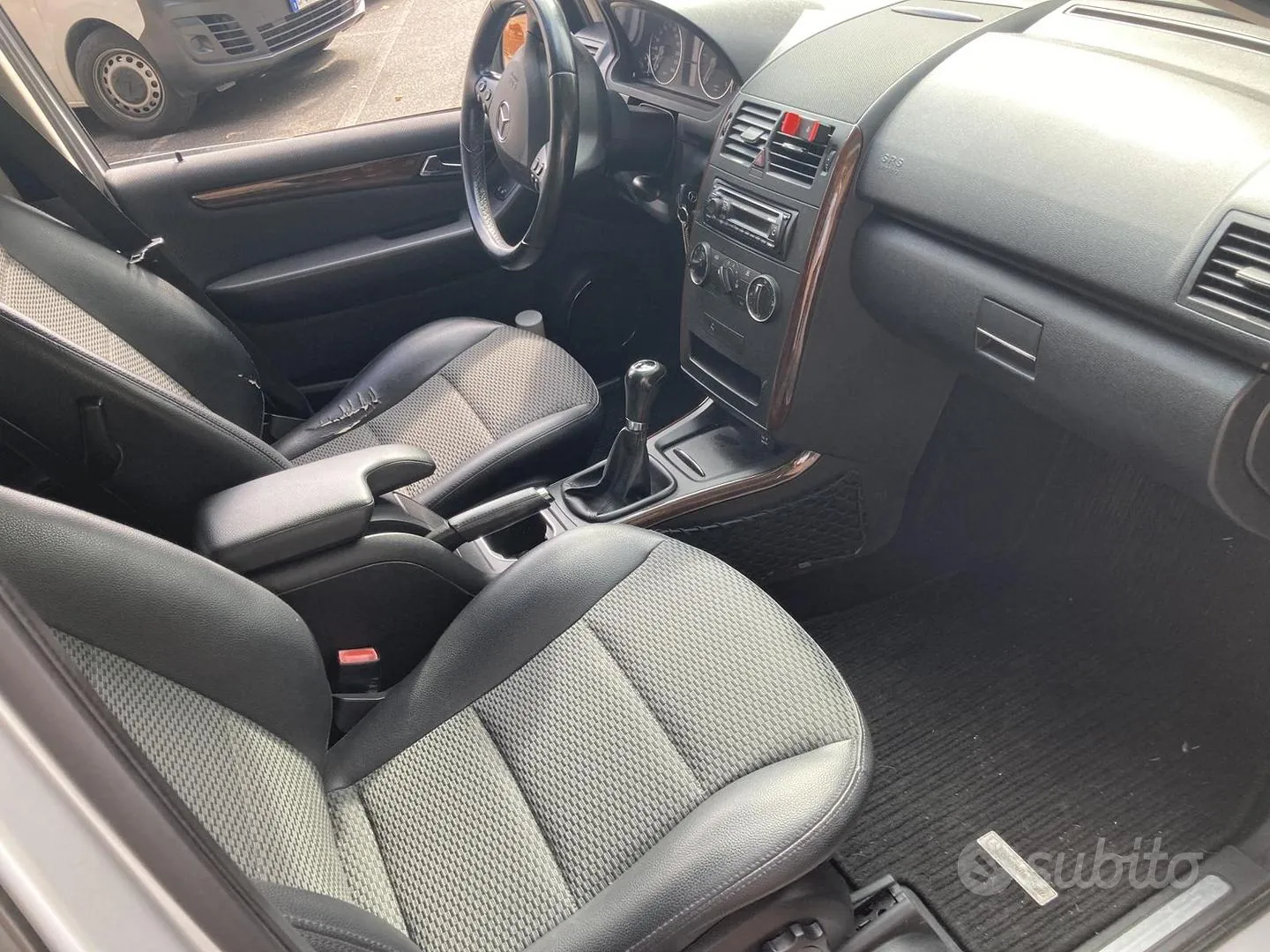Mercedes-Benz A160 2009 photo 4