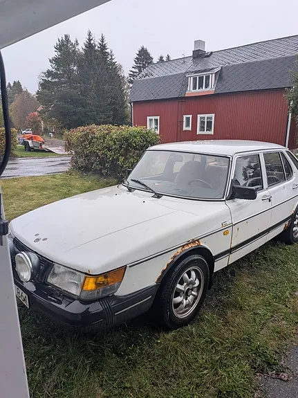 Saab 900 1987 photo 2