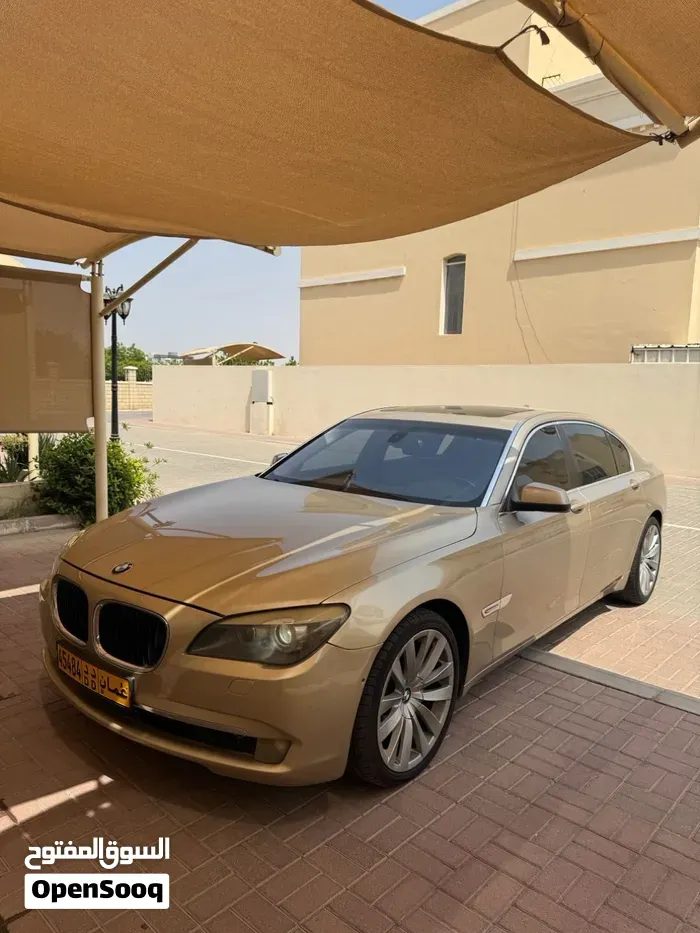 BMW 7 Series 2012 photo 2