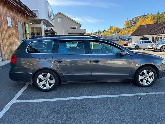 Volkswagen Passat 2010 photo 2