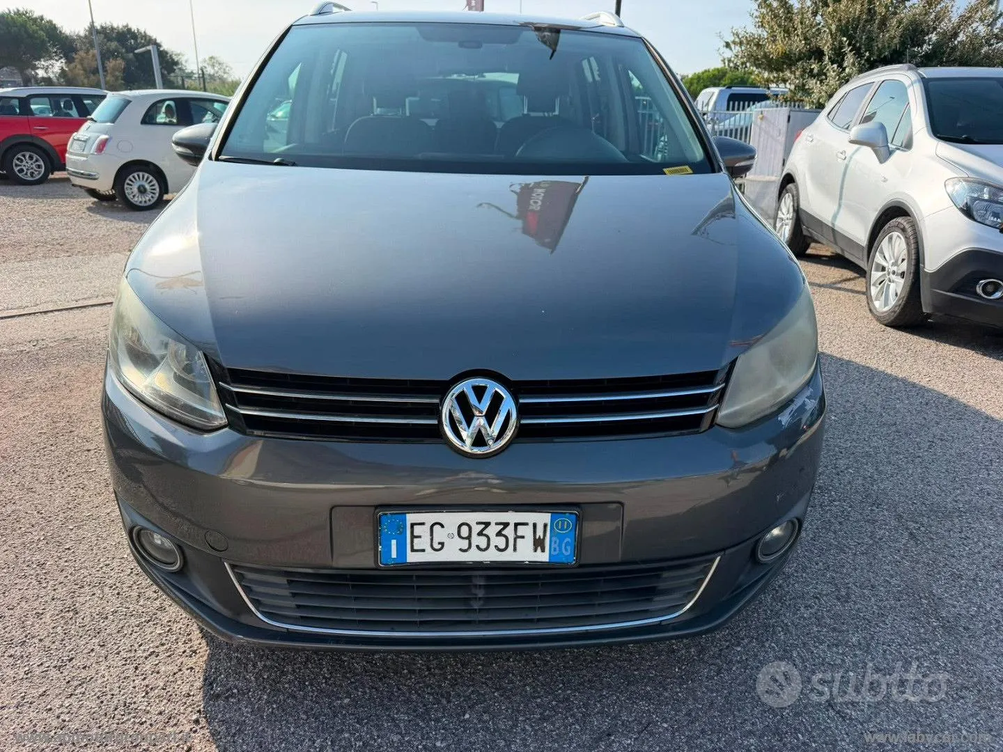 Volkswagen Touran 2011 photo 3