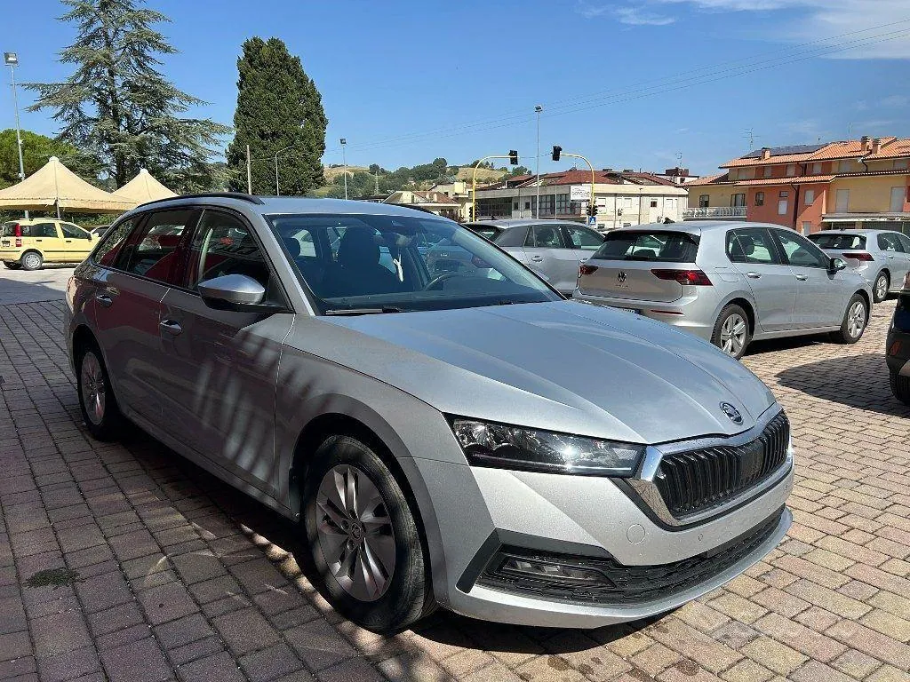 Skoda Octavia 2021 photo 2