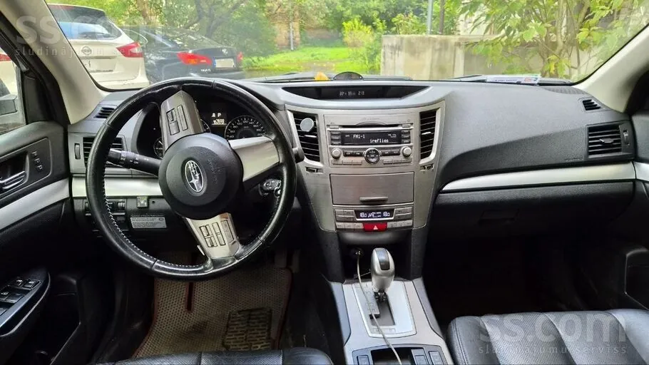 Subaru Outback 2012 photo 5