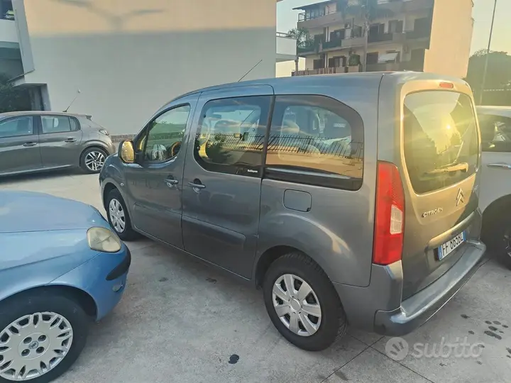 Citroen Berlingo 2011 photo 2