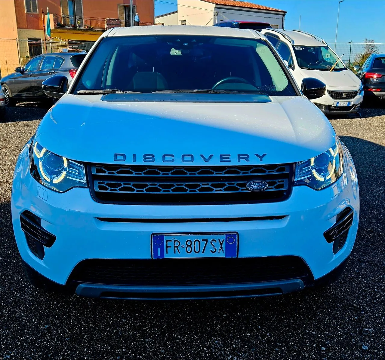 Land Rover Discovery Sport 2018 photo 2