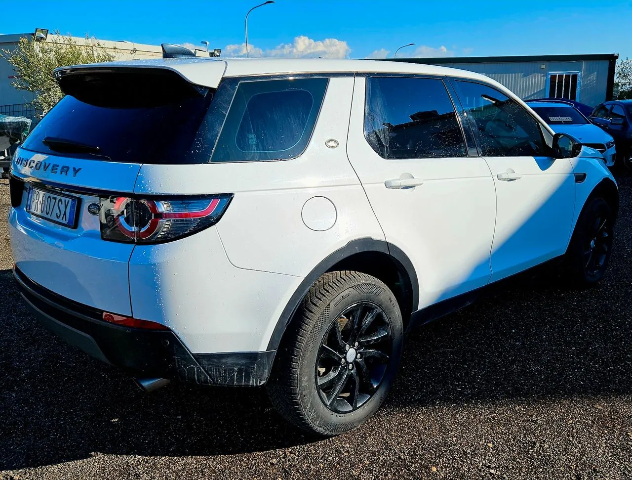 Land Rover Discovery Sport 2018 photo 4