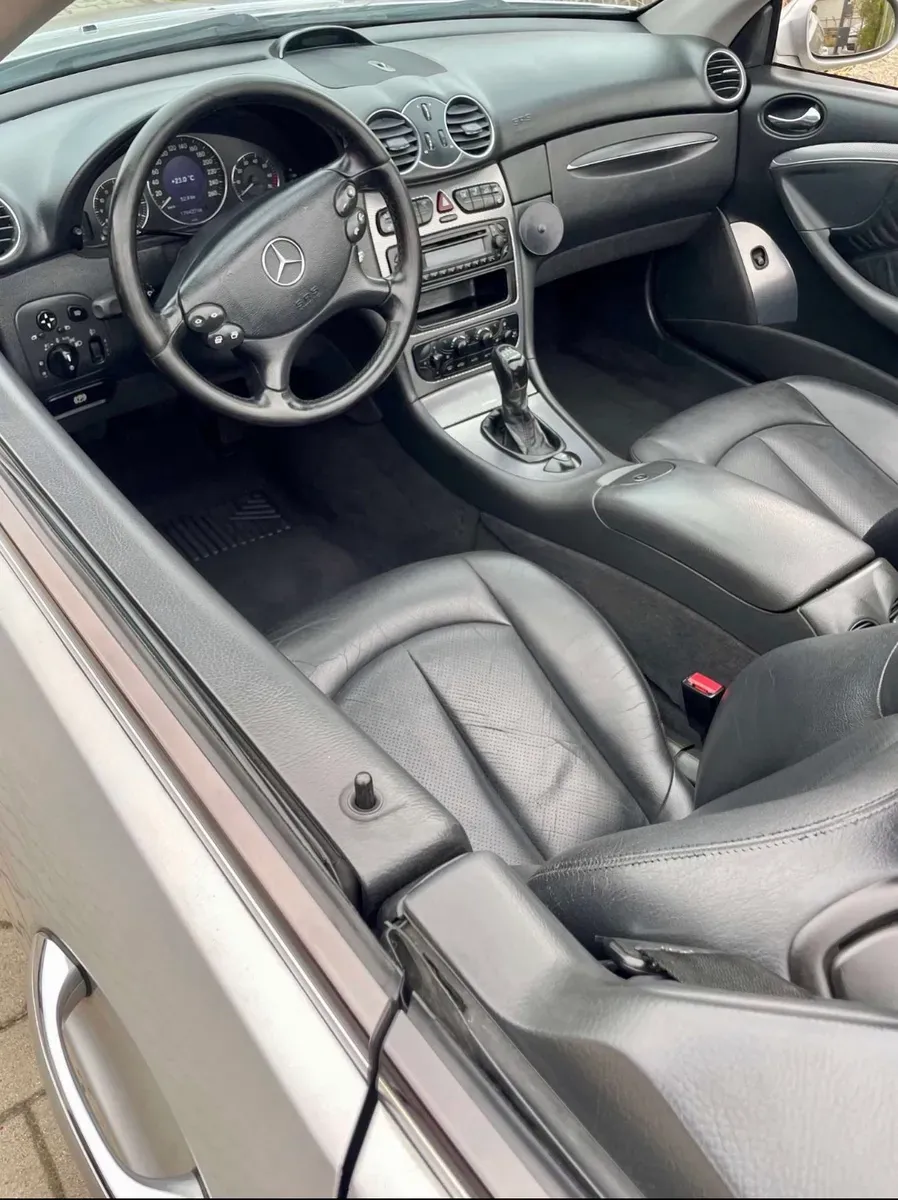 Mercedes-Benz Clk-Class 2003 photo 3