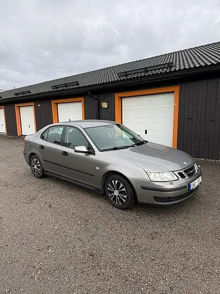 Saab 9-3 2004 photo 2