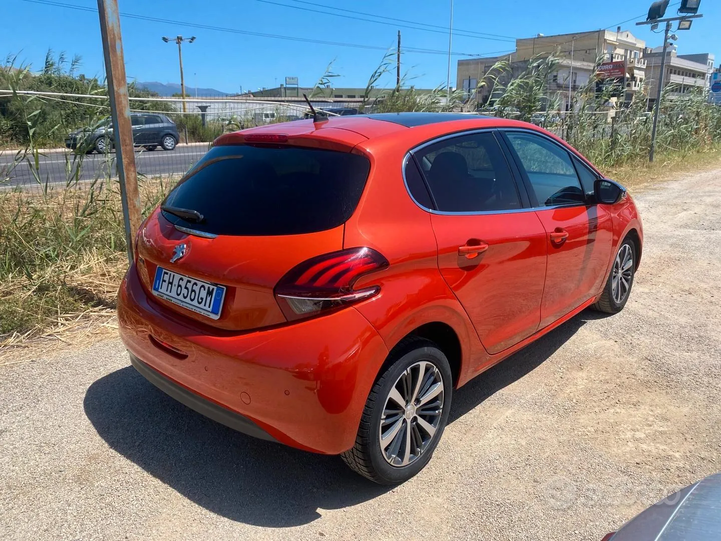 Peugeot 208 2017 photo 4