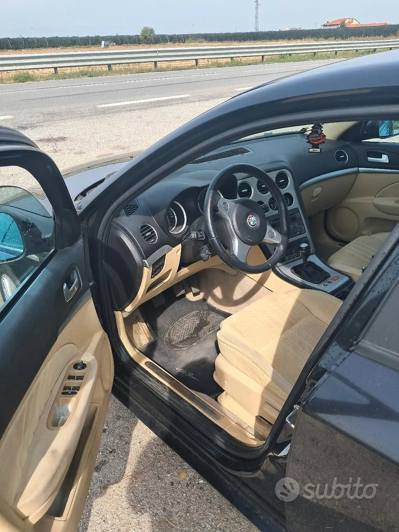 Alfa Romeo 159 2009 photo 4