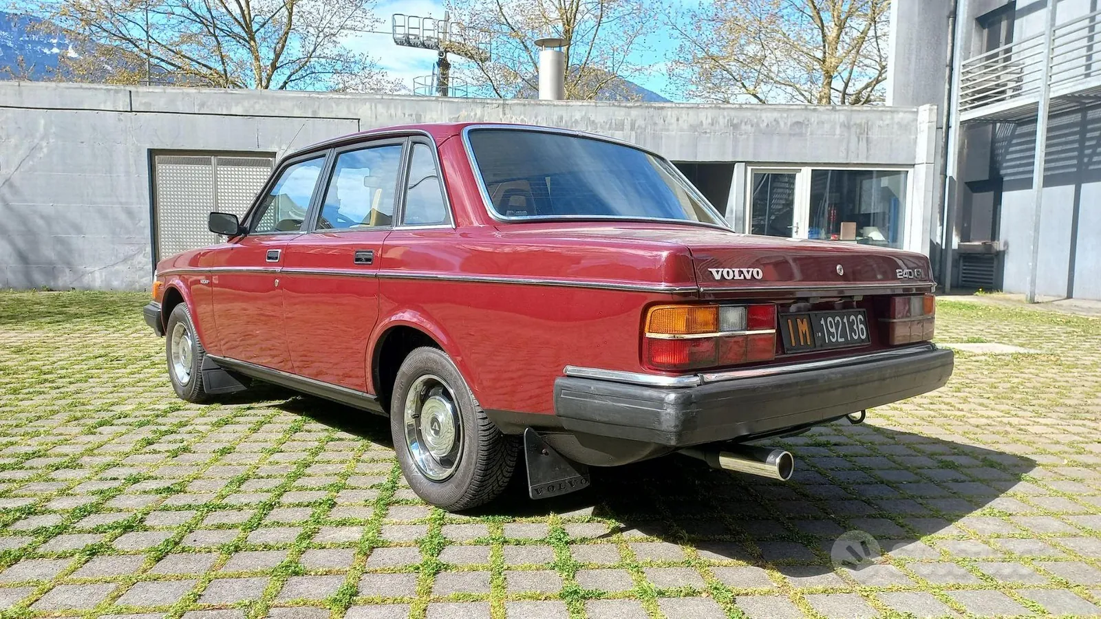 Volvo 240 1983 photo 2