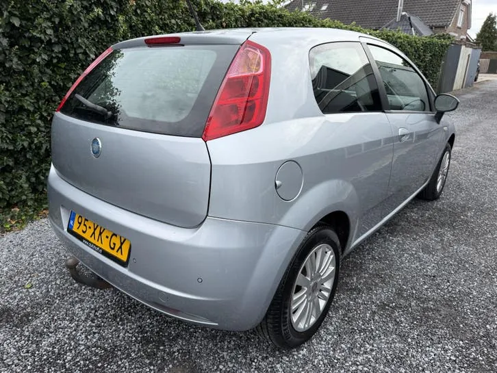 Fiat Grande Punto 2007 photo 3