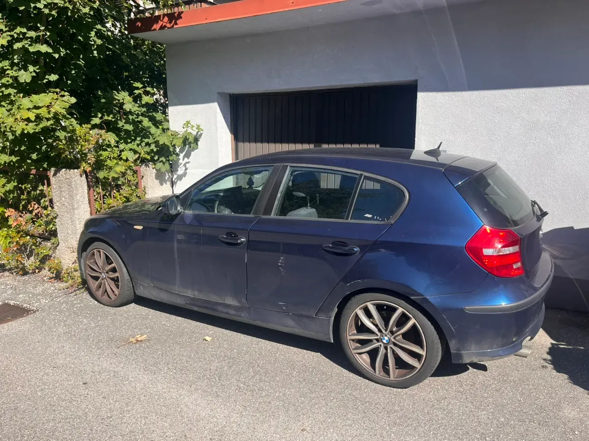 BMW 1 Series 2010 photo 2
