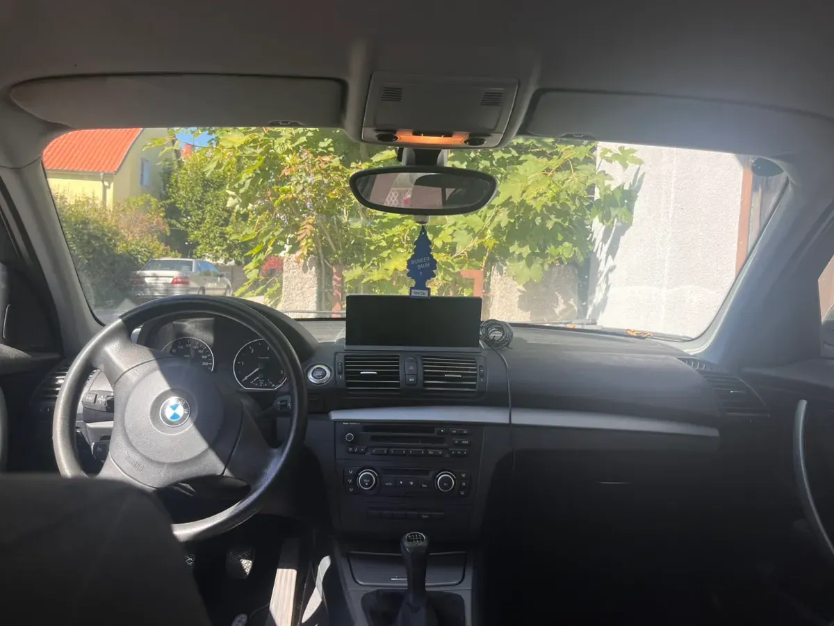 BMW 1 Series 2010 photo 3