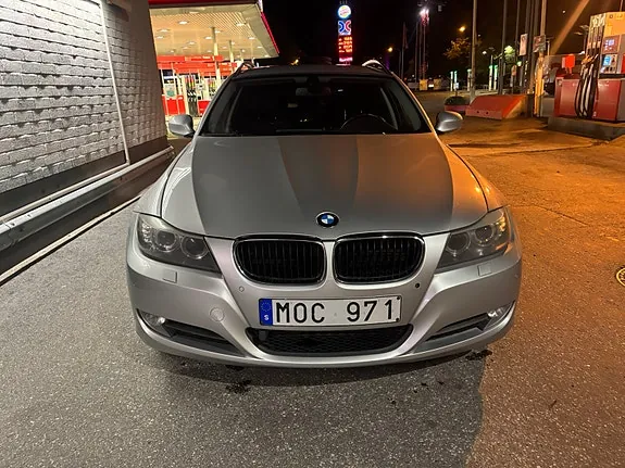 BMW 320D 2009 photo 2