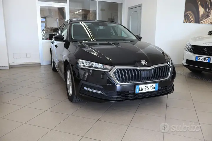 Skoda Octavia 2023 photo 2