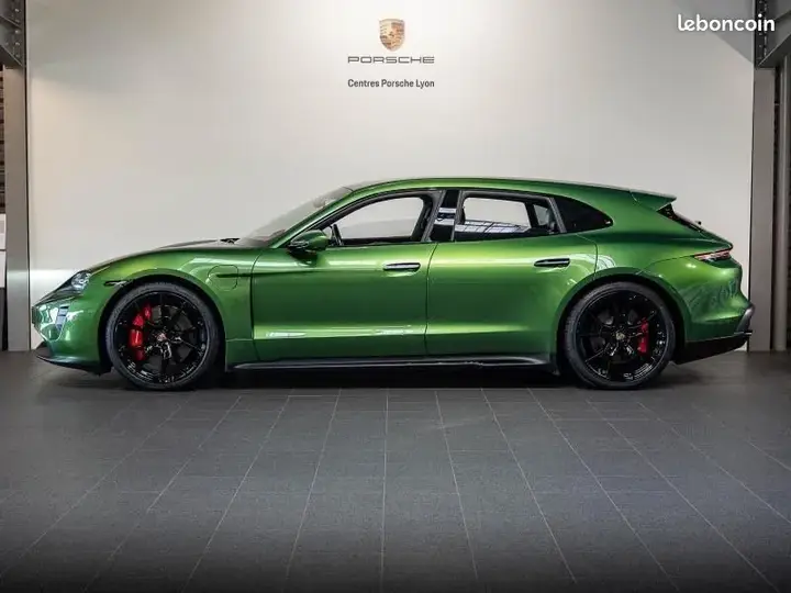 Porsche Taycan 2023 photo 2