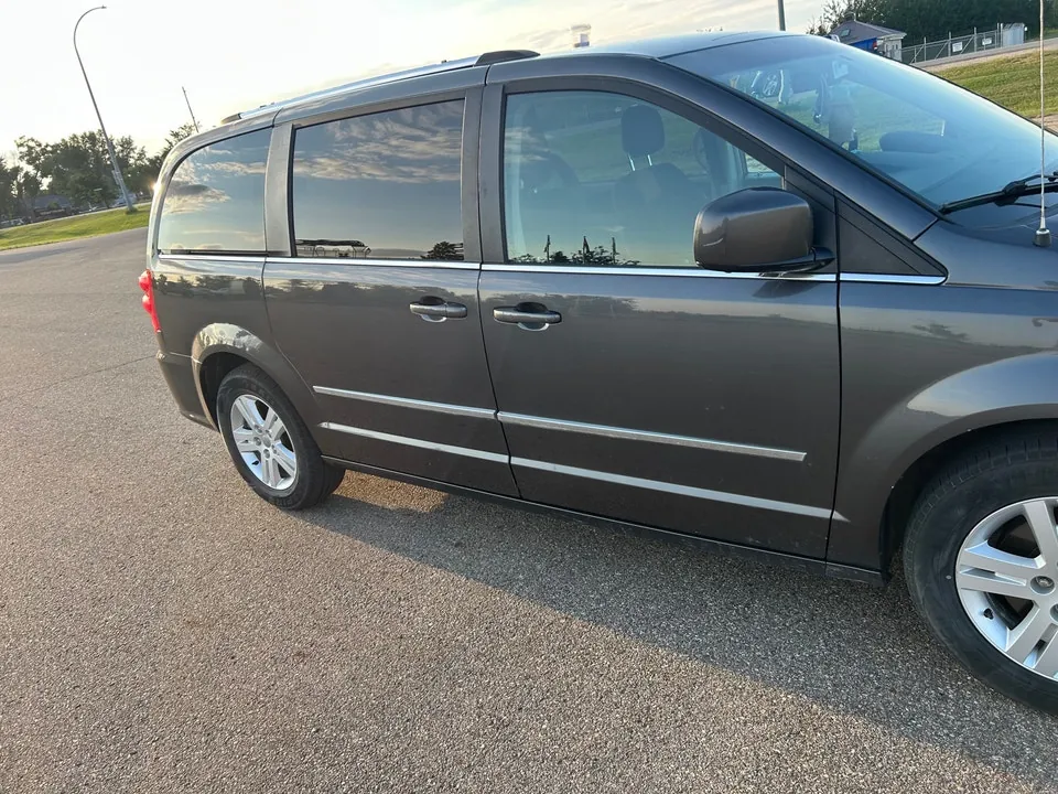 Dodge Grand Caravan 2016 photo 3