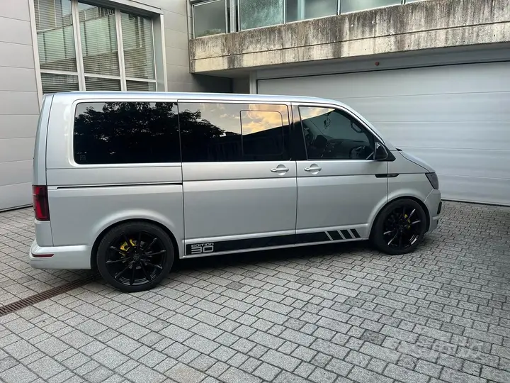 Volkswagen Multivan 2009 photo 3